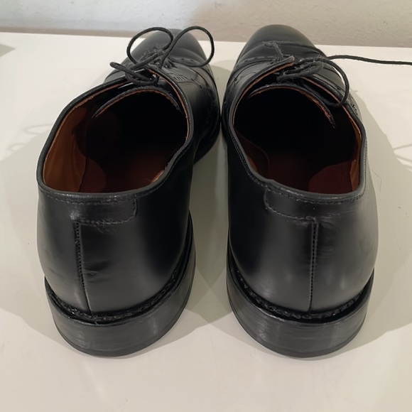 Allen Edmond black dress shoes - Picture 4 of 9